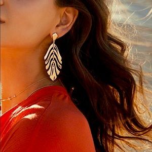 Kendra Scott Luca Statement Earrings